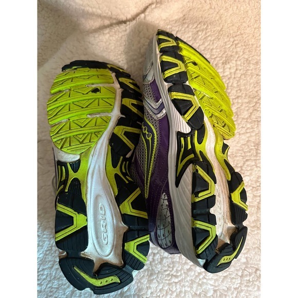 Saucony Women's Size 10 Oasis Running Shoe 15209-3 - Picture 6 of 8